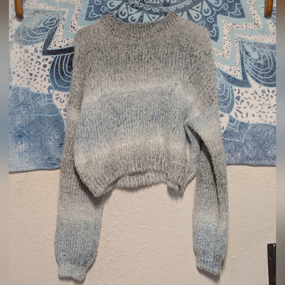 Wild Fable Gray Blue Crew Neck Fuzzy Slouchy Sweater M Stretch Crop Boho Fairy